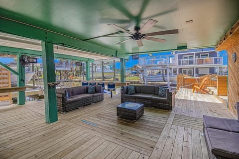 Jamaican Waves House in Jamaica Beach