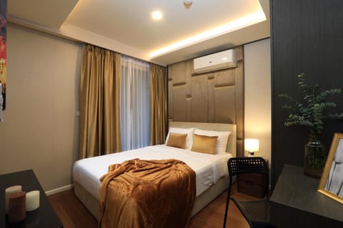 Bed, Bedroom, air conditioner