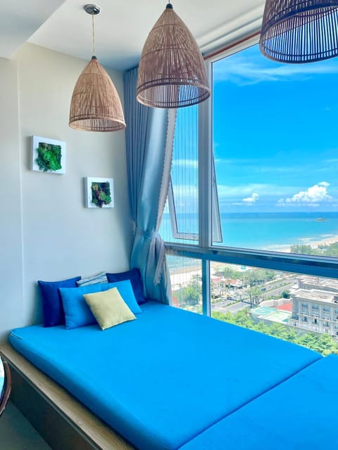 Bed, Photo of the whole room, Sea view