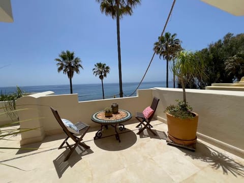 Spectacular views at beachfront townhouse RDR318 House in Costa del Sol