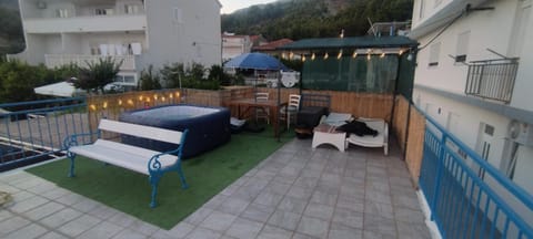 TheReal Beachfront House BoniLu Croacia Apartment in Split-Dalmatia County