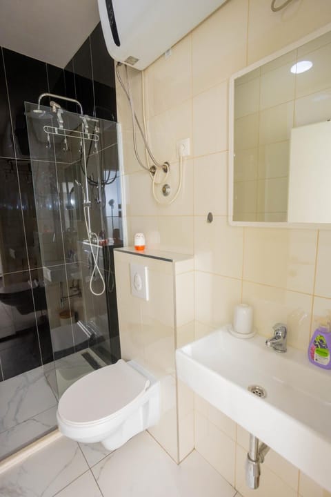 Shower, Toilet, Bathroom