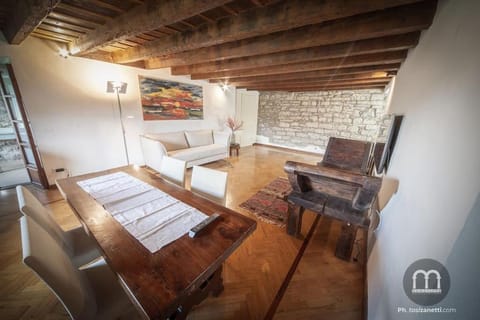 Magic Place Bergamo - Namastè Apartment with hills view - Città Alta Apartment in Bergamo