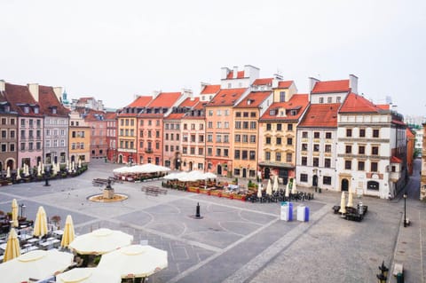 Nearby landmark, Restaurant/places to eat, Neighbourhood, Landmark view, Area and facilities, Shopping Area