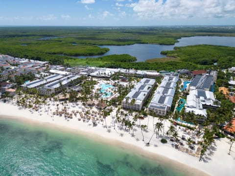 Property building, Bird's eye view, Beach, Swimming pool