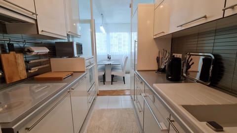 Coffee/tea facilities, Kitchen or kitchenette, dishwasher, minibar, pet friendly, stove, toaster