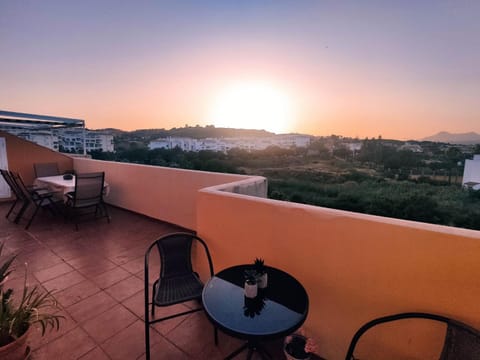 Ático - CENTRO de Sabinillas - Calle la Pasionaria - Apartment in San Luis de Sabinillas