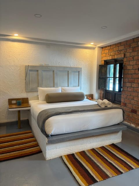 Bed, Quiet street view, towels