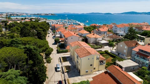 Property building, Nearby landmark, Neighbourhood, Natural landscape, Bird's eye view, City view, Sea view, Location