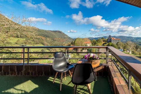 Property building, Nearby landmark, Day, Natural landscape, View (from property/room), Balcony/Terrace, Landmark view, Landmark view, Mountain view