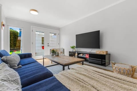 Bodur's Nest Whispering Garden Apartment in Tacoma