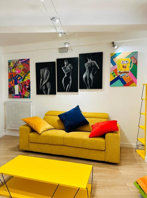 Living room, Decorative detail