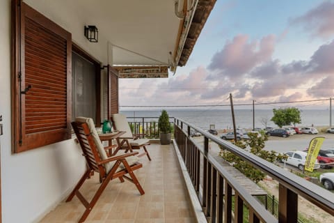 Patio, Day, Natural landscape, View (from property/room), Balcony/Terrace, Sea view