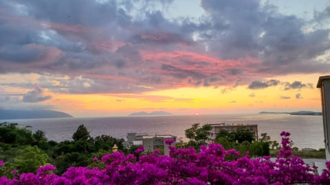 Property building, Nearby landmark, Natural landscape, Sea view, Sunrise, Sunset, Parking