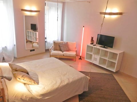Day, Photo of the whole room