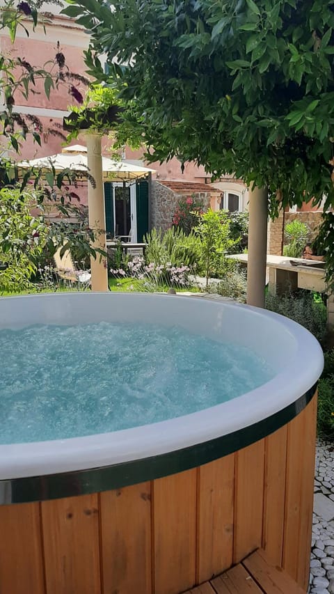 Day, Natural landscape, Garden, Hot Tub, Spa and wellness centre/facilities, Open Air Bath, Inner courtyard view