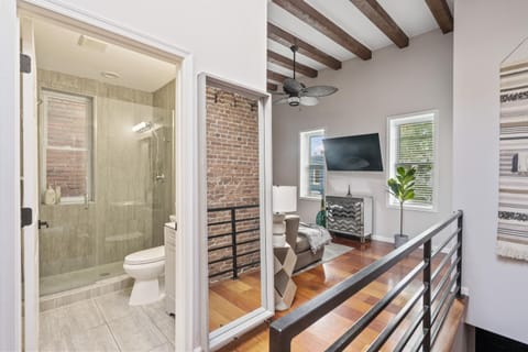 Perfect Location! Stylish Condo Steps Away from Nationals Stadium and Navy Yard in DC's Southwest Gem Apartment in Washington