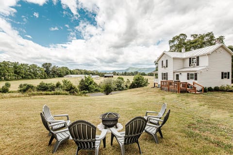 Property building, Day, Natural landscape, Seating area, Garden view