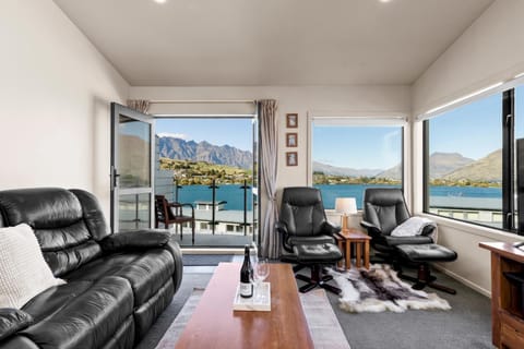 Patio, Natural landscape, View (from property/room), Balcony/Terrace, Living room, Seating area, Lake view, Mountain view
