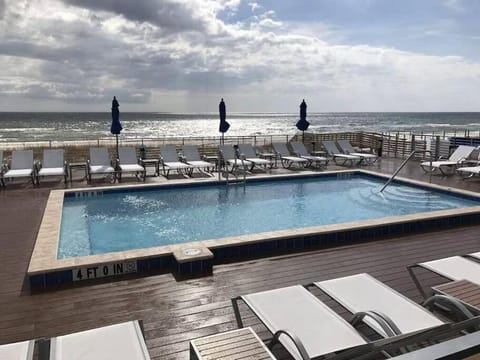 Balcony/Terrace, Swimming pool