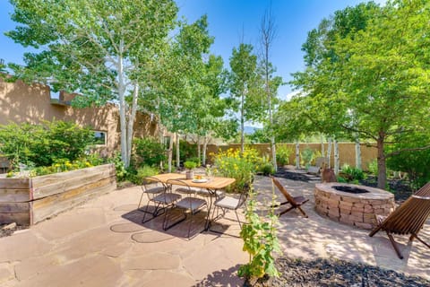 Mtn-View Retreat with Hot Tub in New Mexico! House in New Mexico