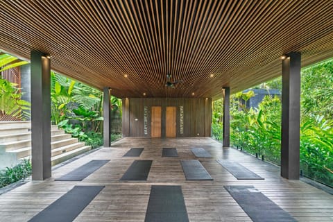 View (from property/room), Area and facilities