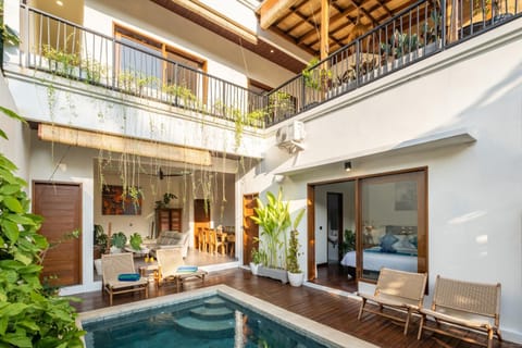 Day, View (from property/room), Balcony/Terrace, Living room, Seating area, Swimming pool, sunbed