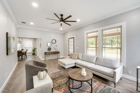 Pottboro Vacation Rental with Private Hot Tub! House in Lake Texoma