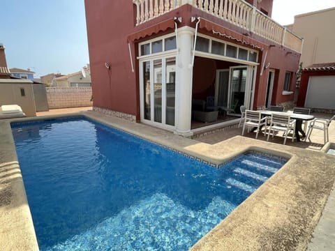 Patio, Swimming pool, Swimming pool