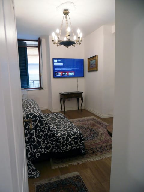 Living room, Photo of the whole room
