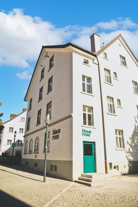 Property building, Facade/entrance, Day