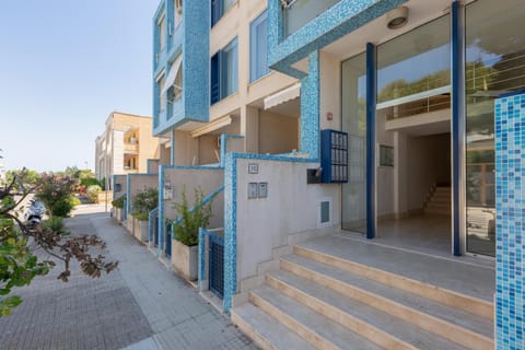 Property building, Facade/entrance