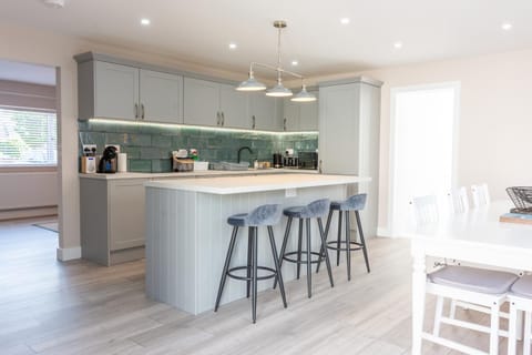 Stylish 4 Bed, newly renovated home in Nottingham House in Nottingham