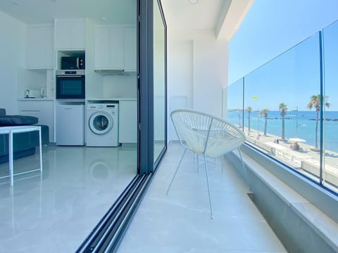Property building, Balcony/Terrace, Sea view