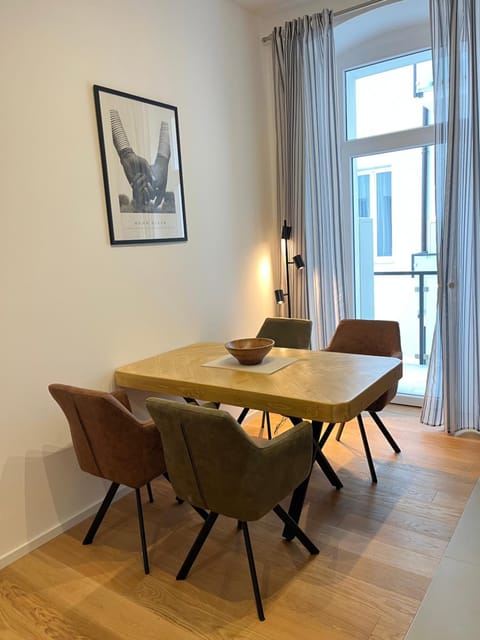 View (from property/room), Decorative detail, Dining area, kitchen