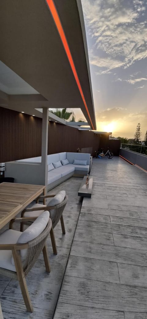 View (from property/room), Seating area, Sunrise, Sunset