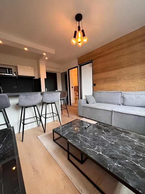 Communal lounge/ TV room, Kitchen or kitchenette, Living room, Seating area, Dining area