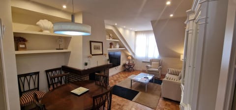 TV and multimedia, Living room, Dining area