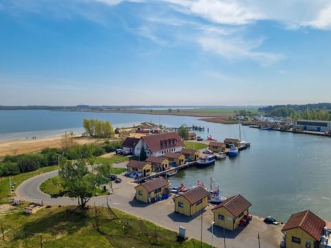 Neighbourhood, Lake view