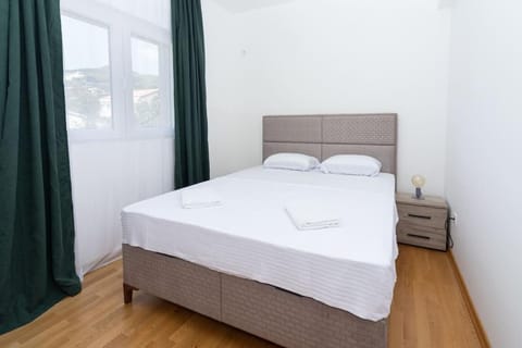 TwoBedroom lux apartment +garage Apartment in Budva