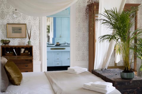 Chambre d’hôtes au Château Le Bas Bleu, Anaïs Nin Bed and Breakfast in Hauts-de-France