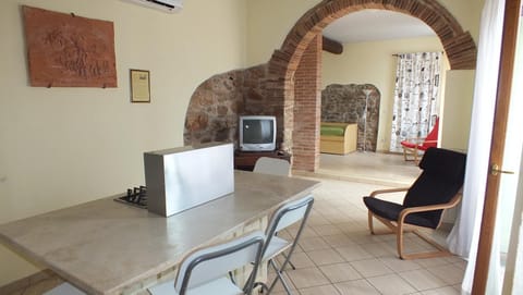 Living room, Dining area, Area and facilities