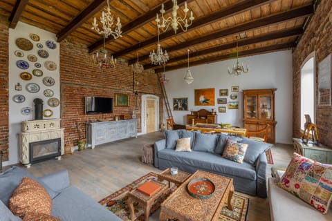 Communal lounge/ TV room, Communal lounge/ TV room, TV and multimedia, Living room, Seating area, Evening entertainment, flat iron