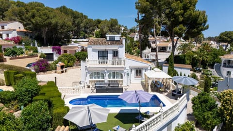 Property building, Patio, Bird's eye view, Garden, Garden view, Pool view, sunbed