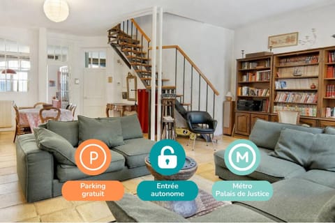 Living room, Dining area