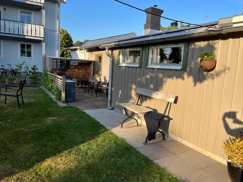 Property building, Patio, Garden