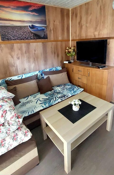 Mały domek w centrum Rowów House in Pomeranian Voivodeship