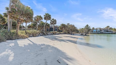 Sandy Cove Oasis House in Siesta Key