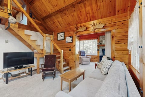 Lily Bay Getaway House in Beaver Cove