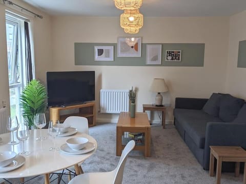 Homely 2 bed duplex with a river view Apartment in Southampton
